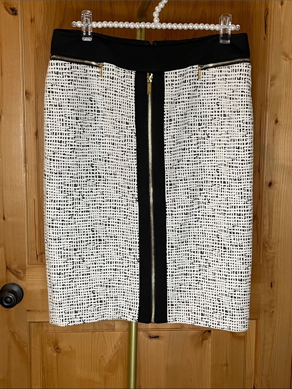 Calvin Klein Black & White Textured Pencil Skirt with Center Faux Zip Size 6